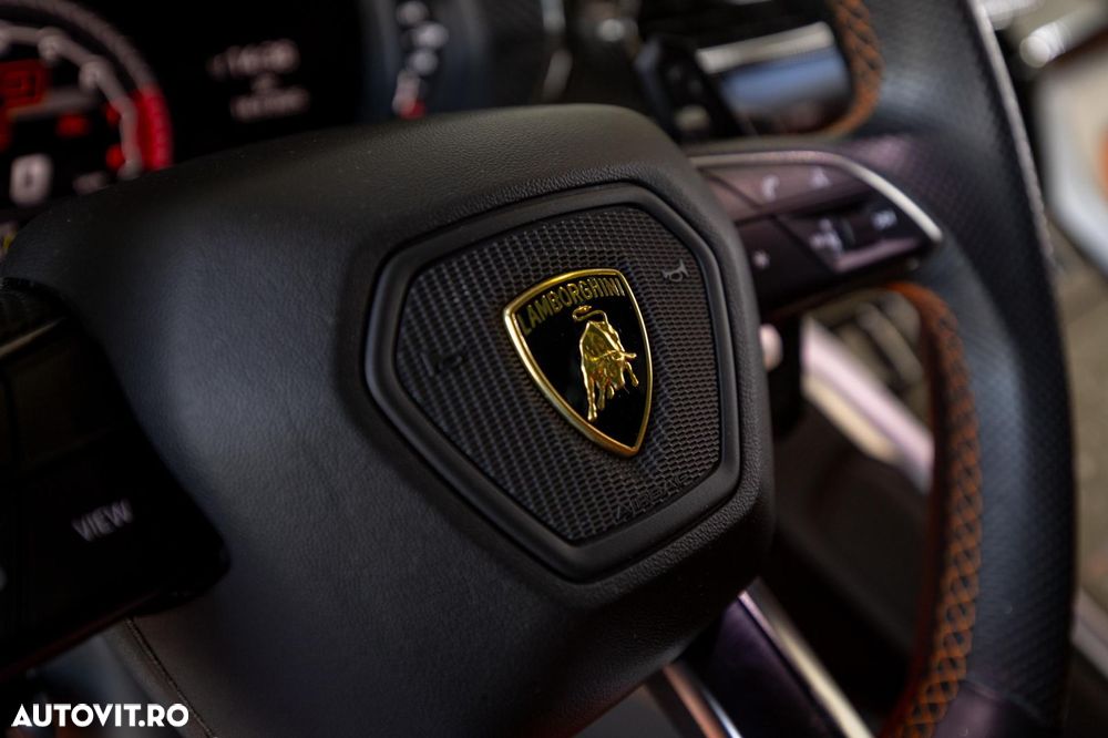 Lamborghini URUS - 36