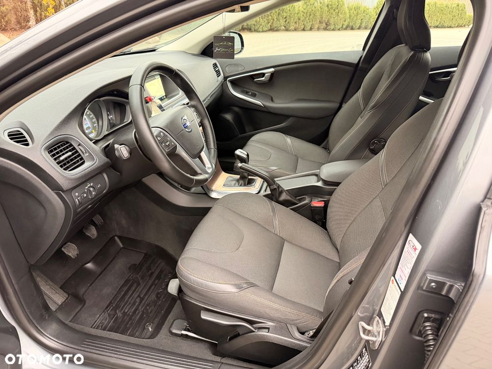 Volvo V40 D2 Summum - 38