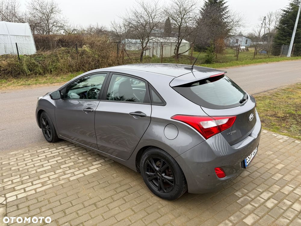 Hyundai i30 1.4 Classic + - 11