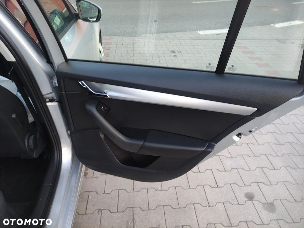 Skoda Octavia 1.6 TDI Ambition DSG - 7
