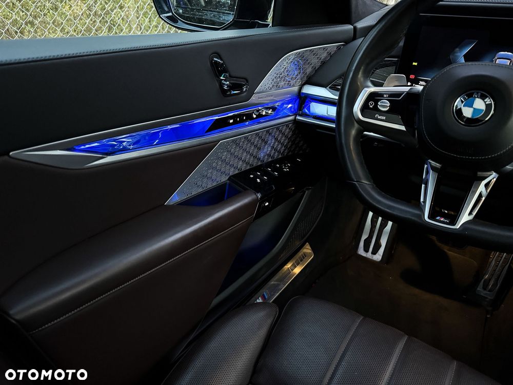 BMW Seria 7 740d xDrive - 25