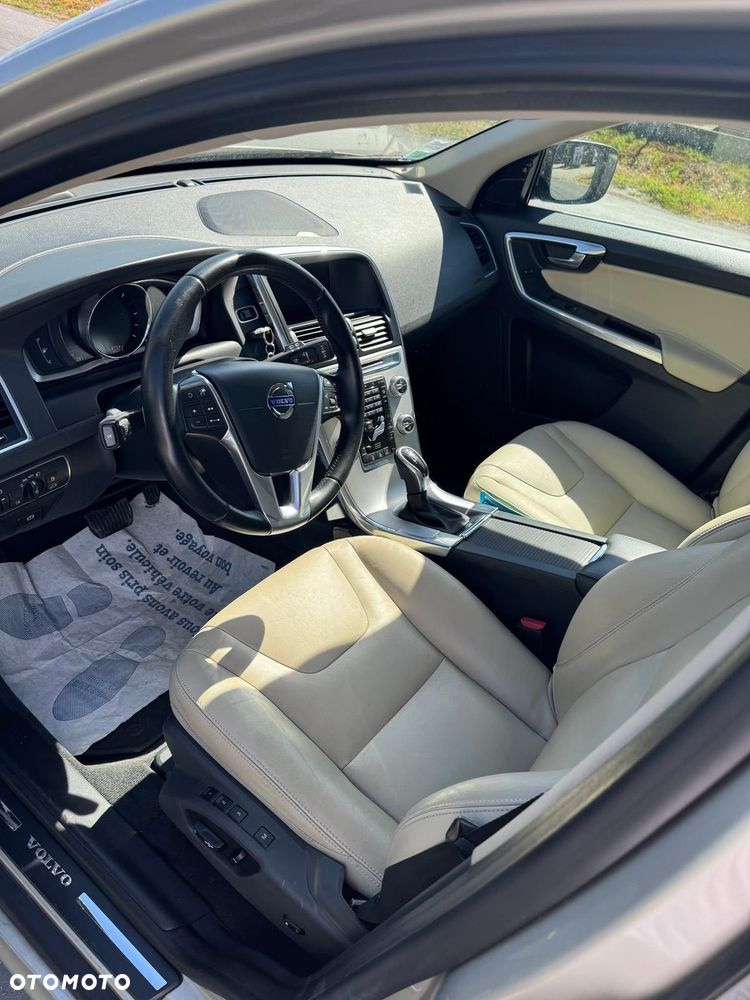 Volvo XC 60 D4 Geartronic Summum - 10