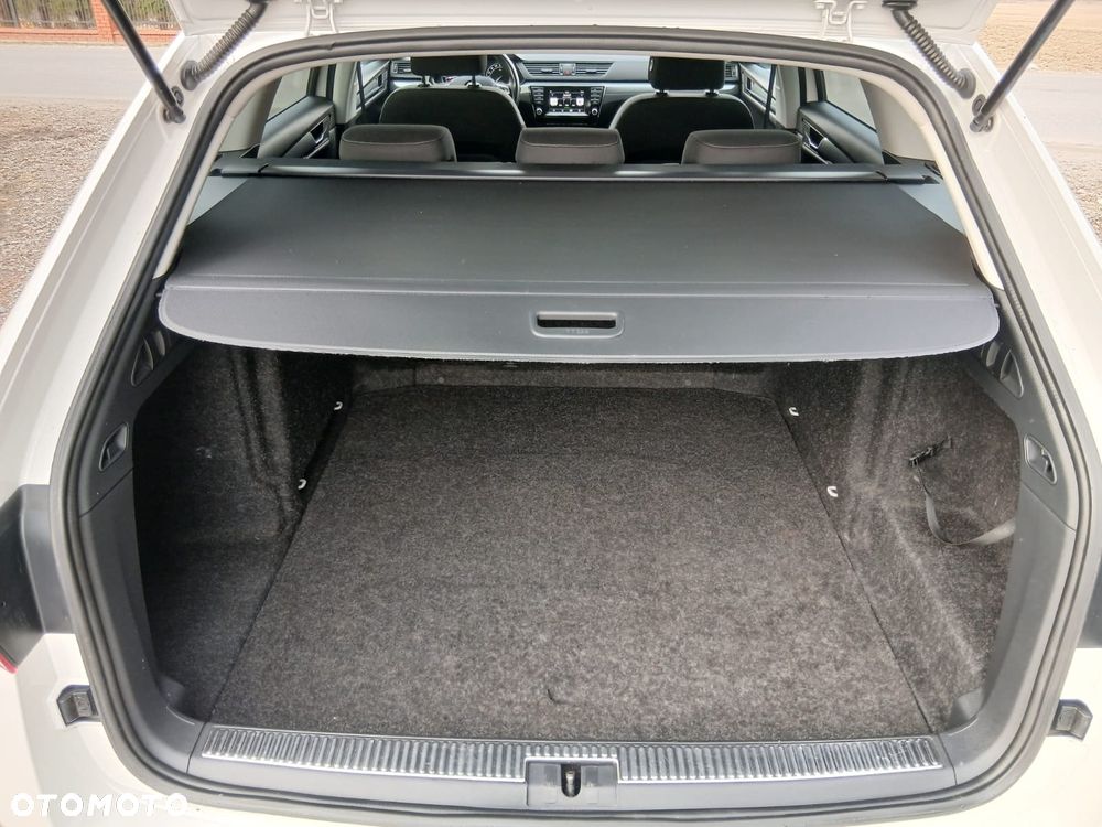 Skoda Superb 1.6 TDI Style - 38