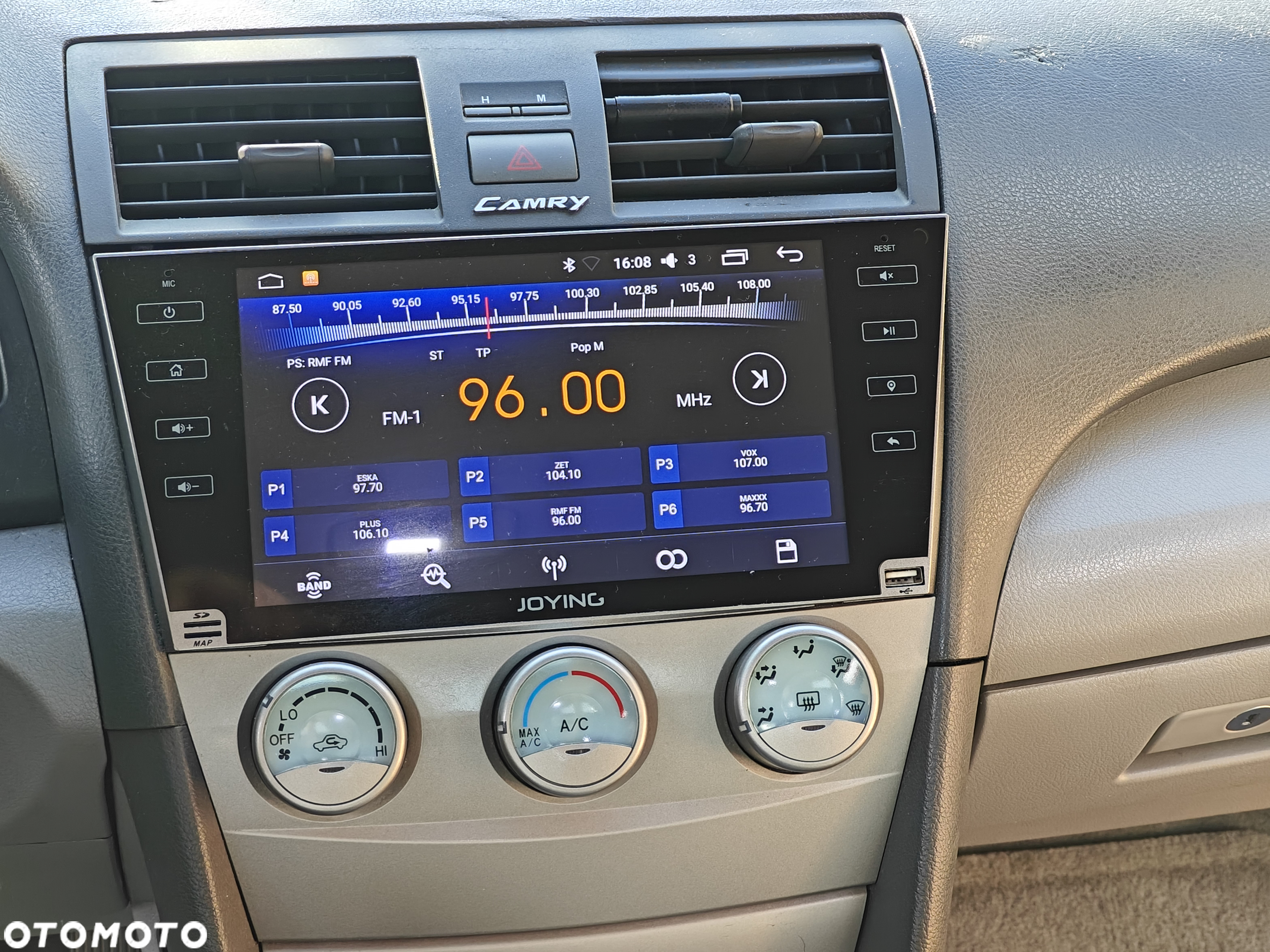 Toyota Camry 2.4 SE - 17