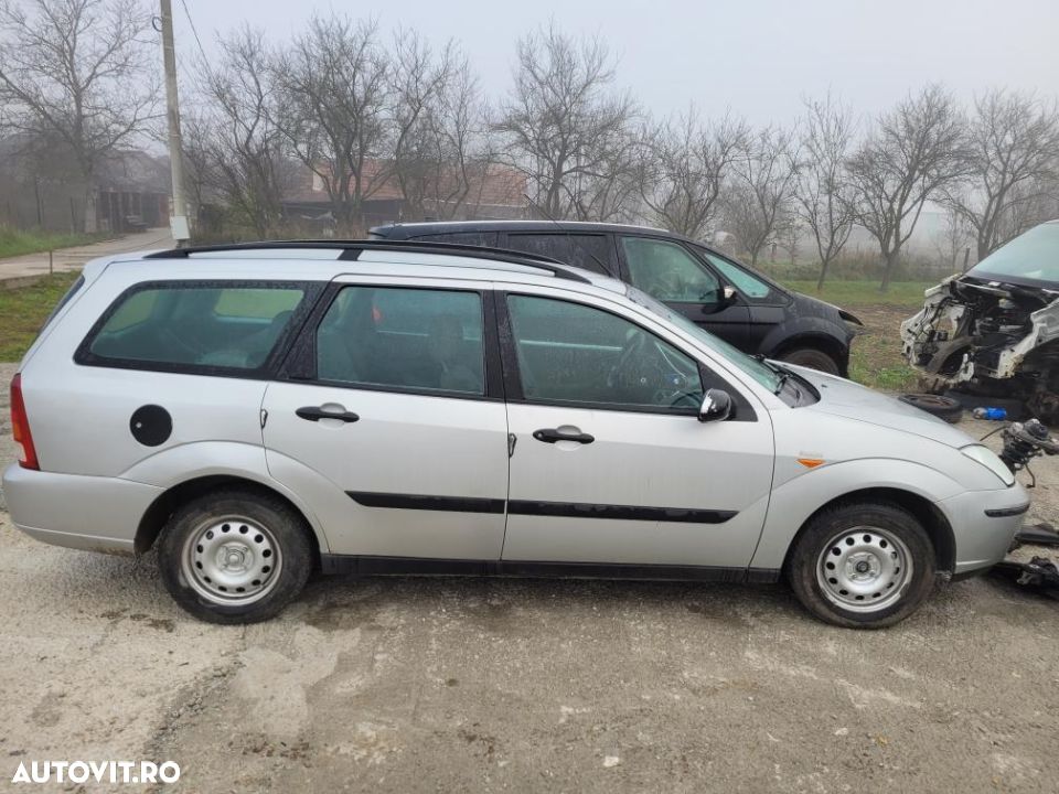 dezmembrez ford focus 1 - 3