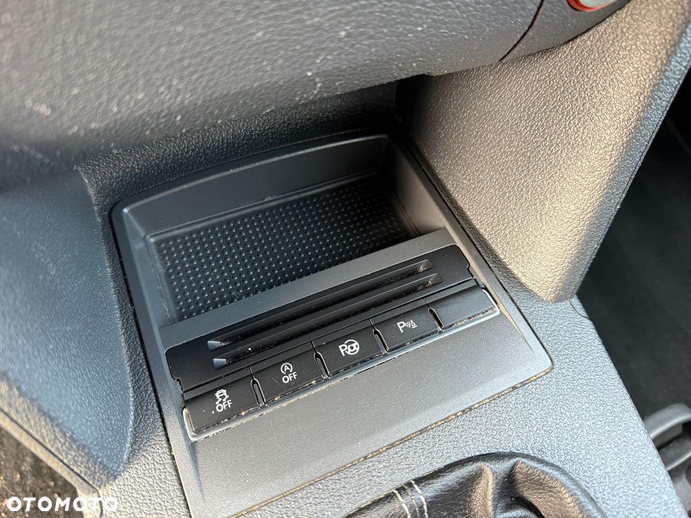 Volkswagen Touran 2.0 TDI DPF Comfortline - 22