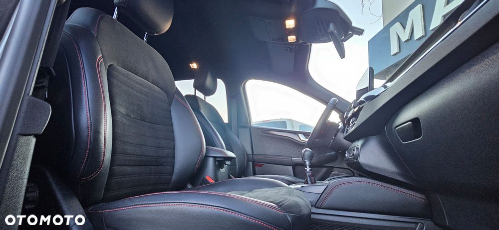 Ford Kuga 1.5 EcoBoost FWD ST-Line X - 32