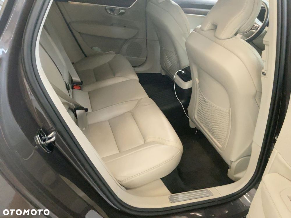 Volvo S90 T8 AWD Plug-In Hybrid Plus Bright - 9