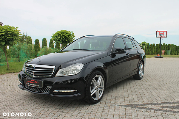 Mercedes-Benz Klasa C 180 T (BlueEFFICIENCY) Elegance