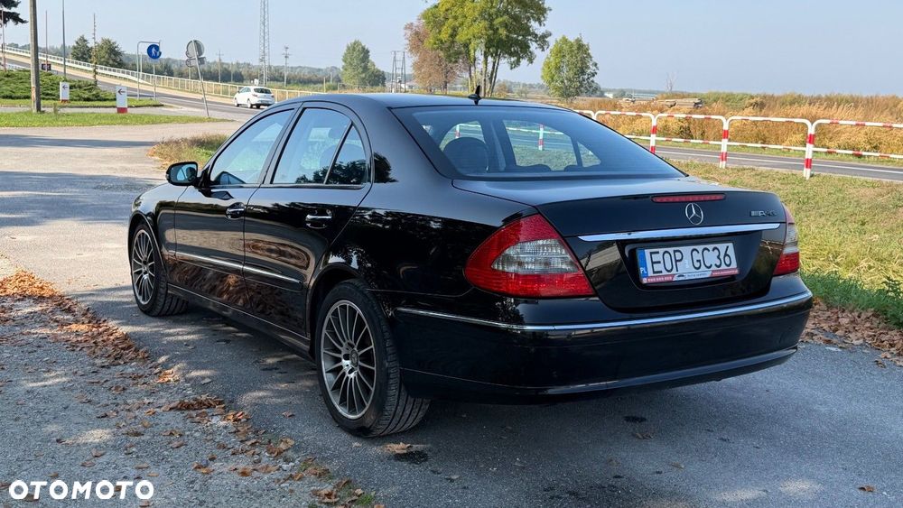 Mercedes-Benz Klasa E - 32
