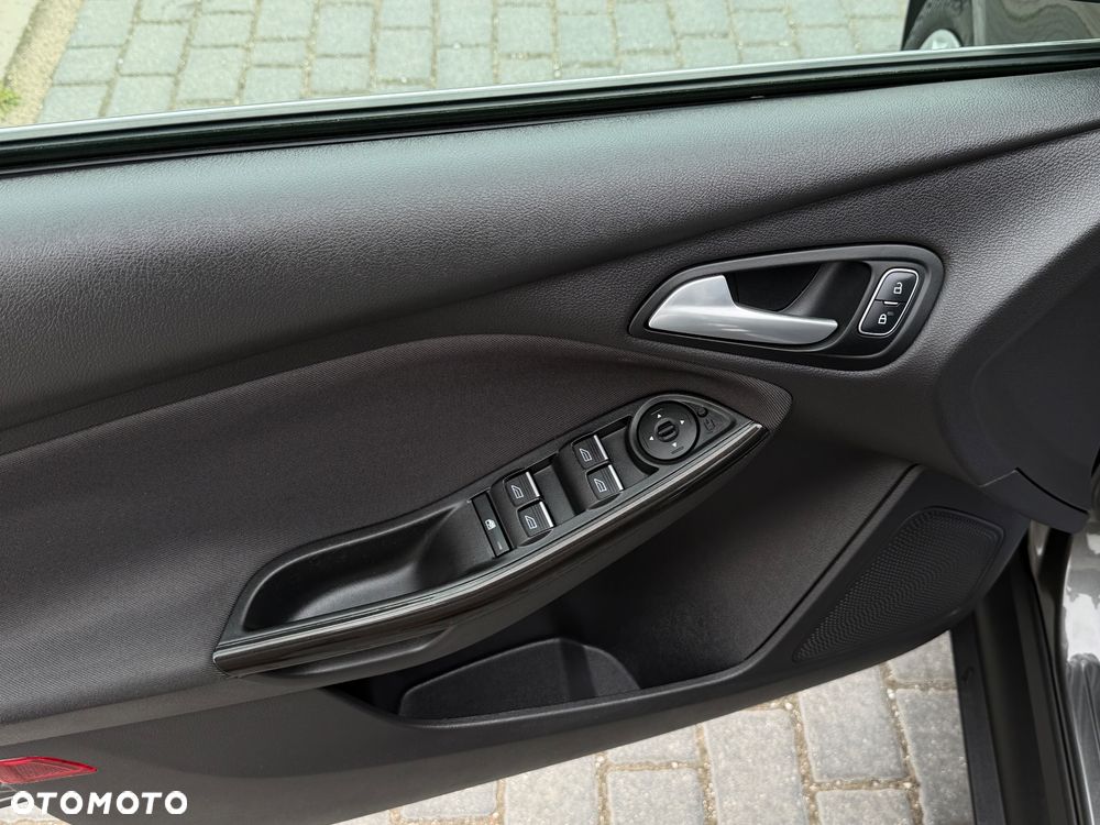 Ford Focus 1.0 EcoBoost Trend - 18
