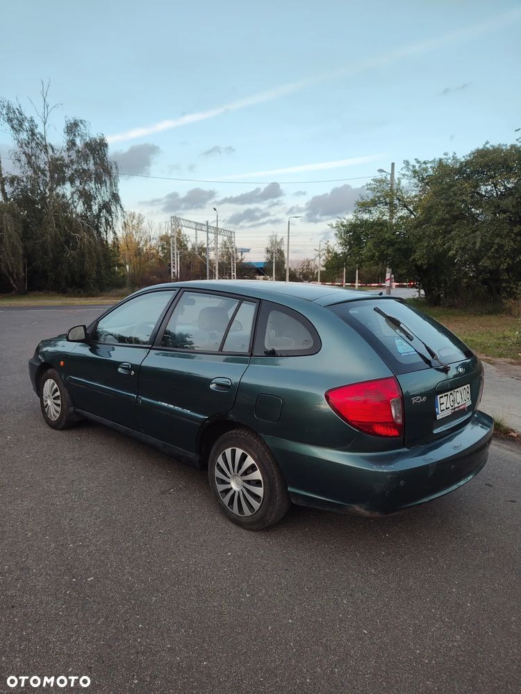 Kia Rio 2003 photo 3