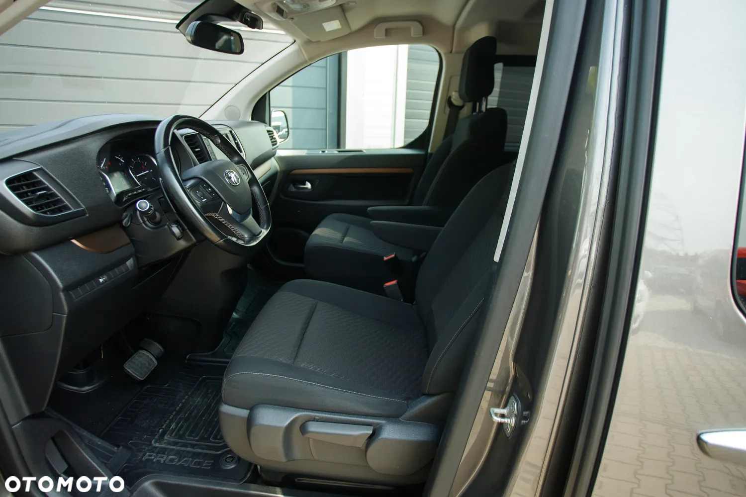 Toyota ProAce 2.0 D-4D Medium 2,7t Active (bryg.) - 14