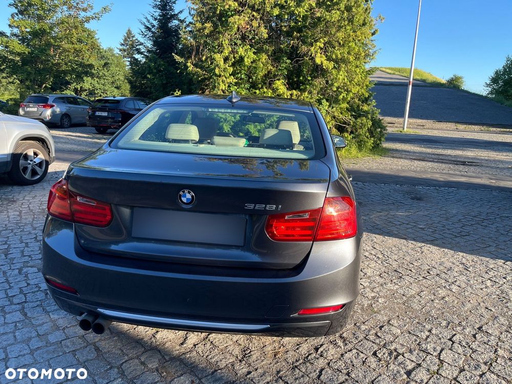 BMW Seria 3 328i - 6