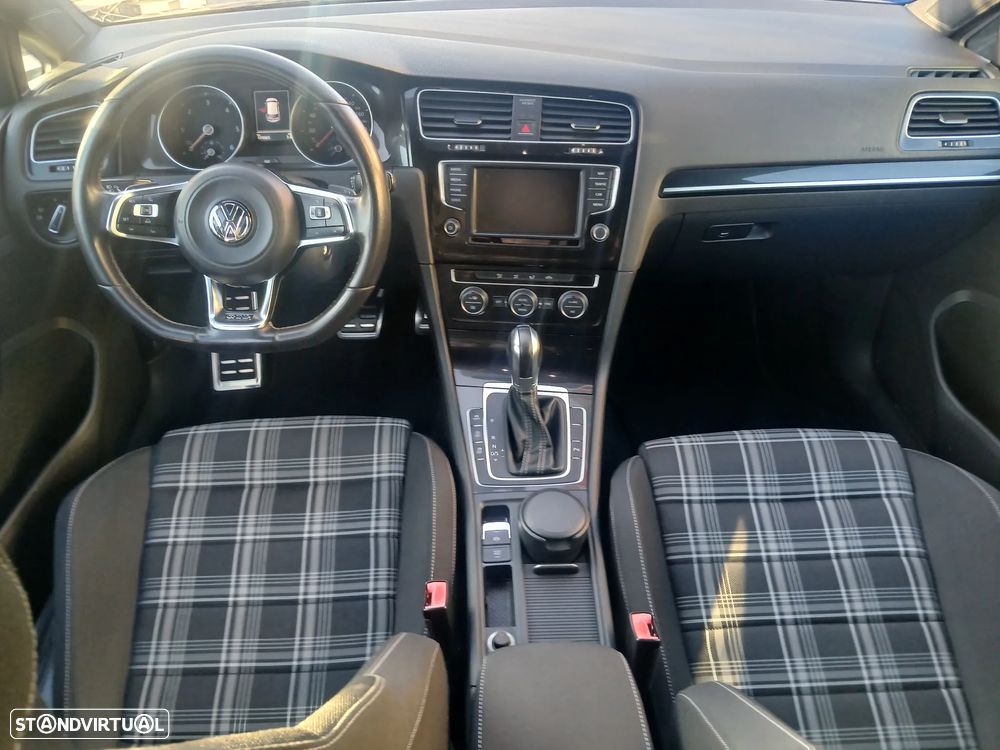 VW Golf 2.0 TDI GTD DSG - 22