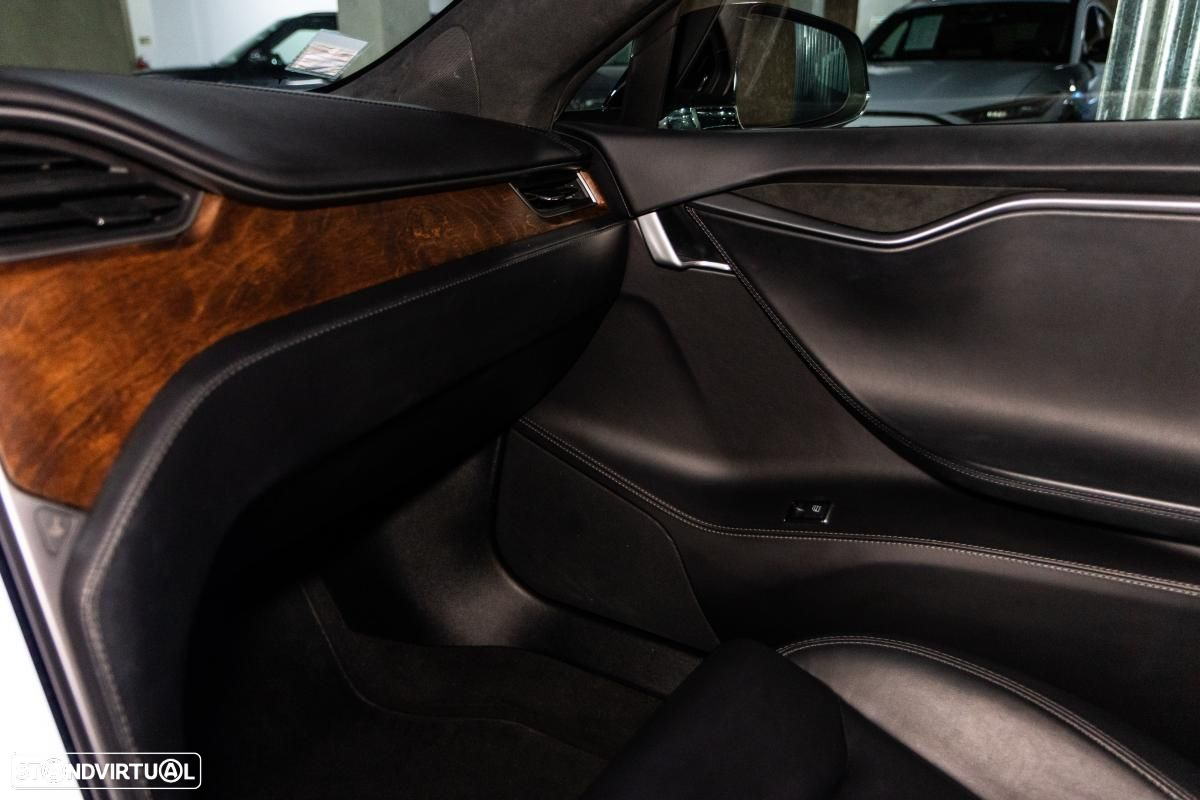 Tesla Model S - 30
