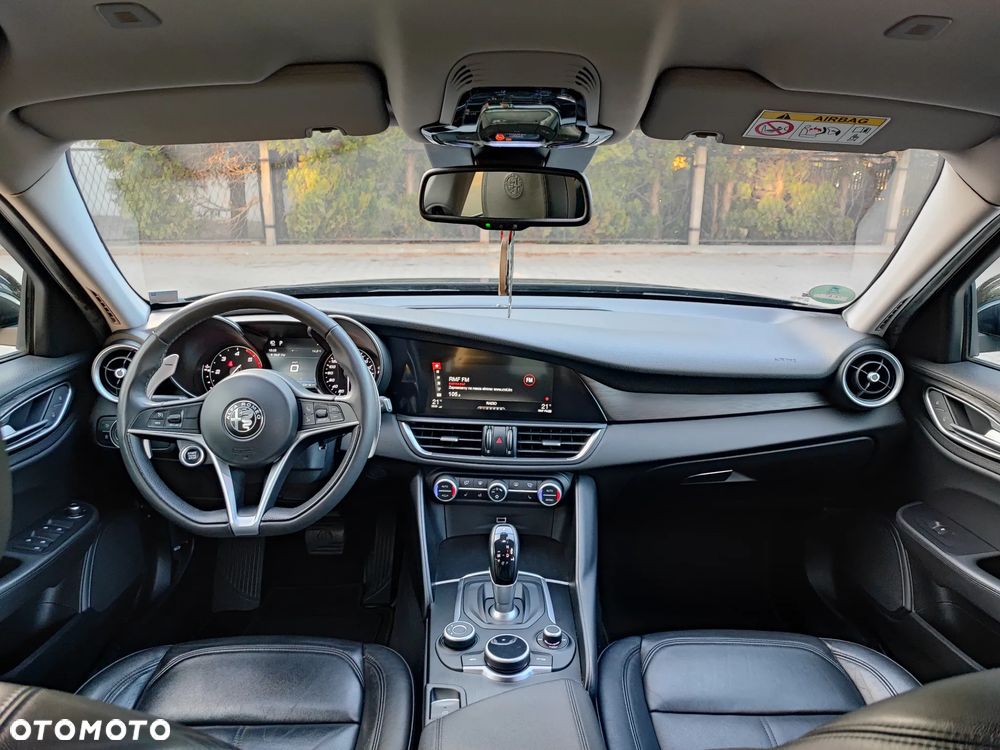 Alfa Romeo Giulia 2.2 AT8 Super - 23