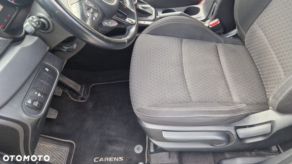 Kia Carens 1.7 CRDi M 7os EU6 - 19
