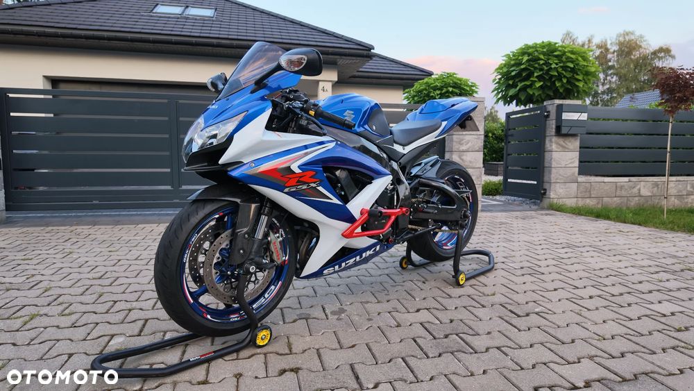 Suzuki GSX-R - 1
