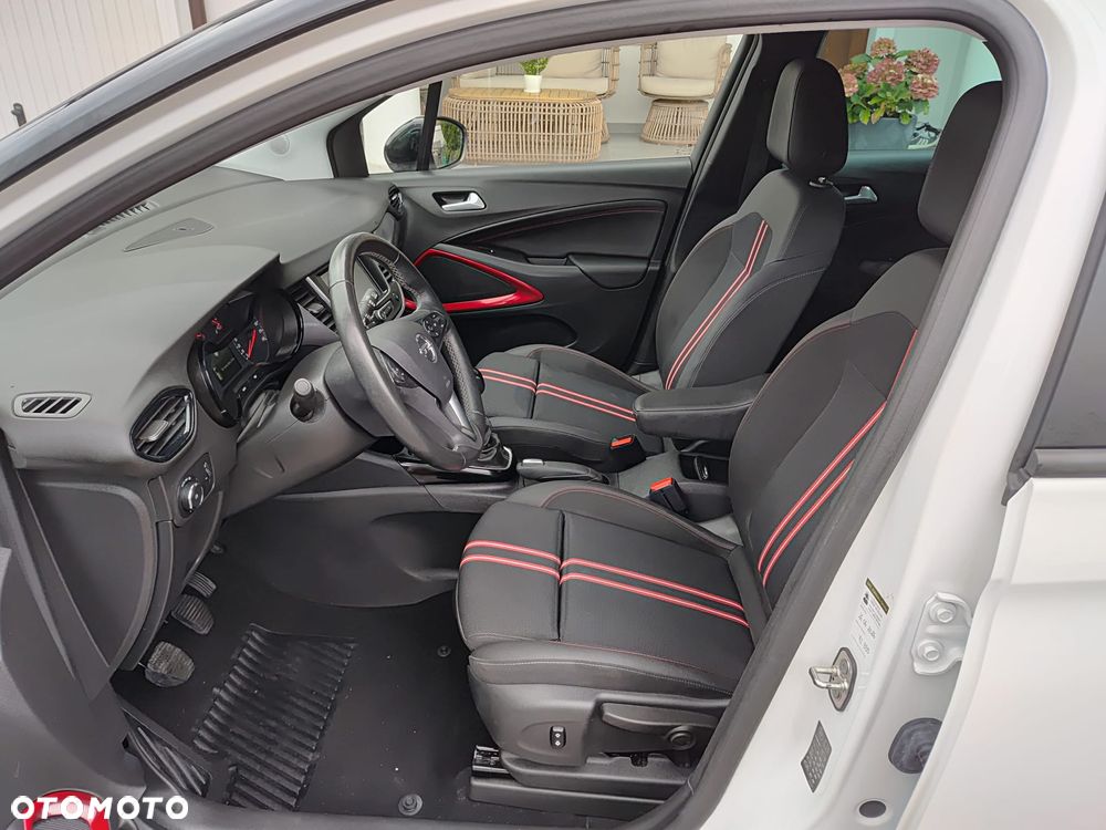 Opel Crossland X 1.2 T Design Line S&S - 12