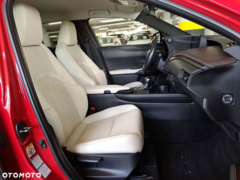 Lexus UX - 16
