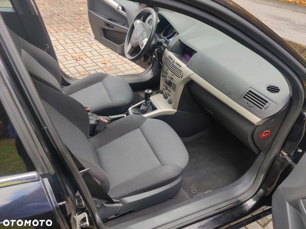 Opel Astra 1.6 Caravan Catch me - 24
