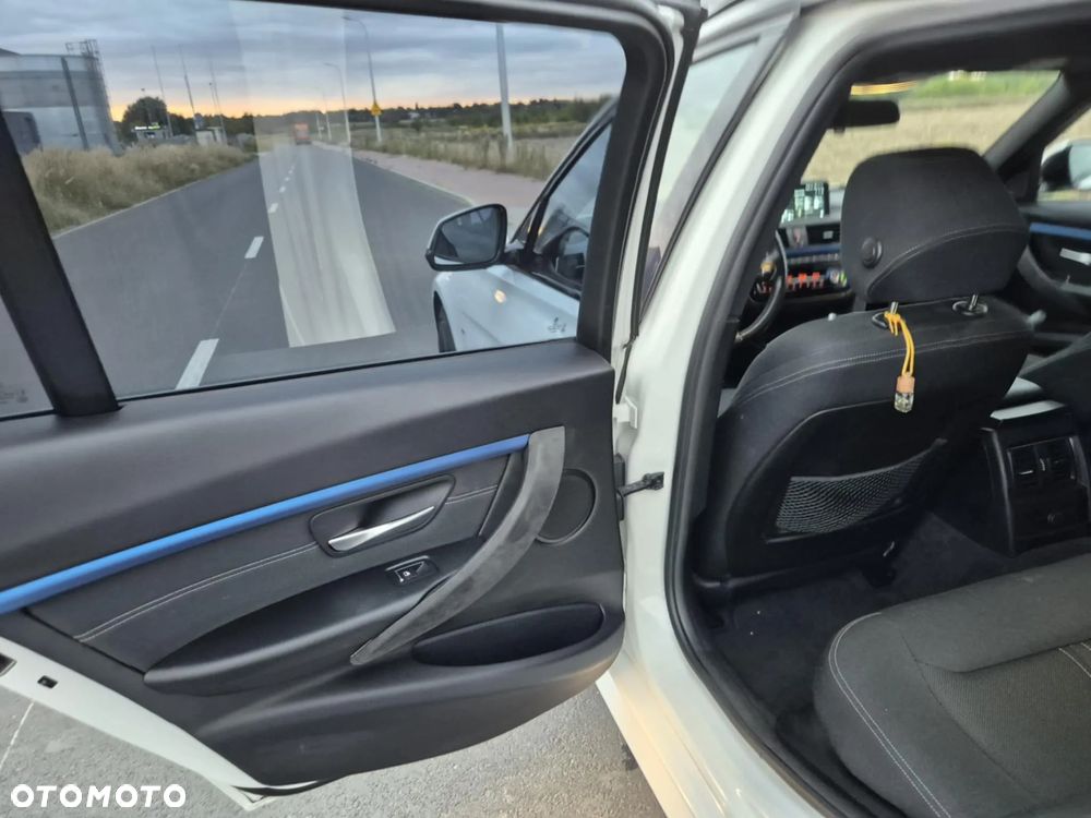 BMW Seria 3 320i M Sport Shadow sport - 22