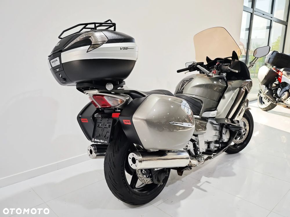 Yamaha FJR - 11
