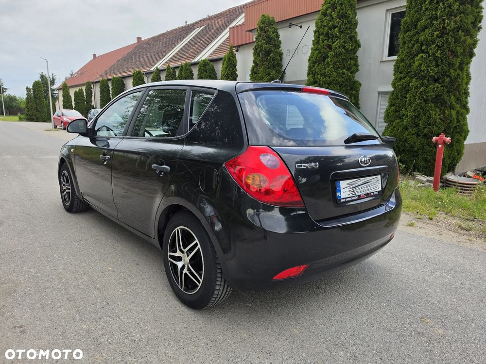 Kia Ceed 1.6 Comfort - 4