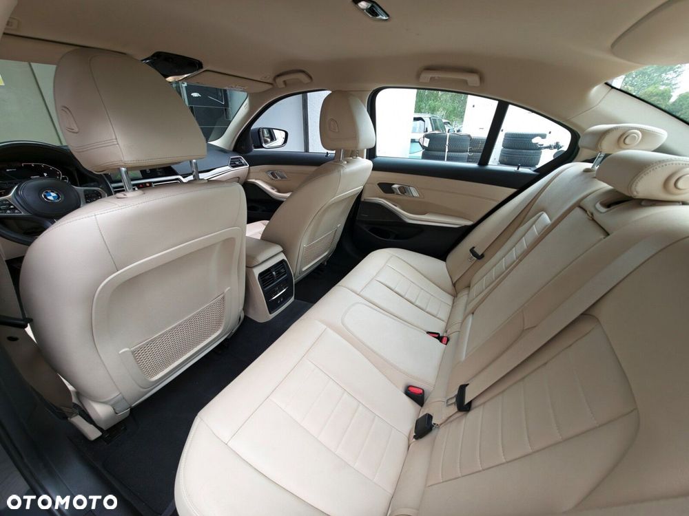 BMW Seria 3 - 12