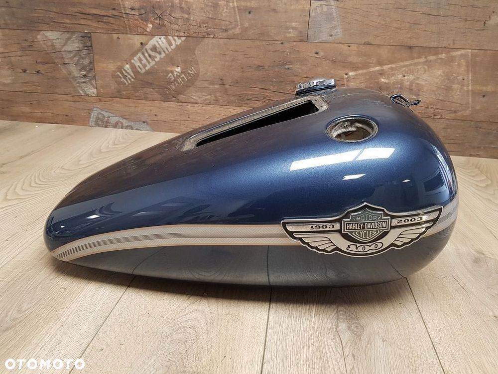Zbiornik paliwa bak emblemat Harley Softail FXSTD Anniversary 100th - 3