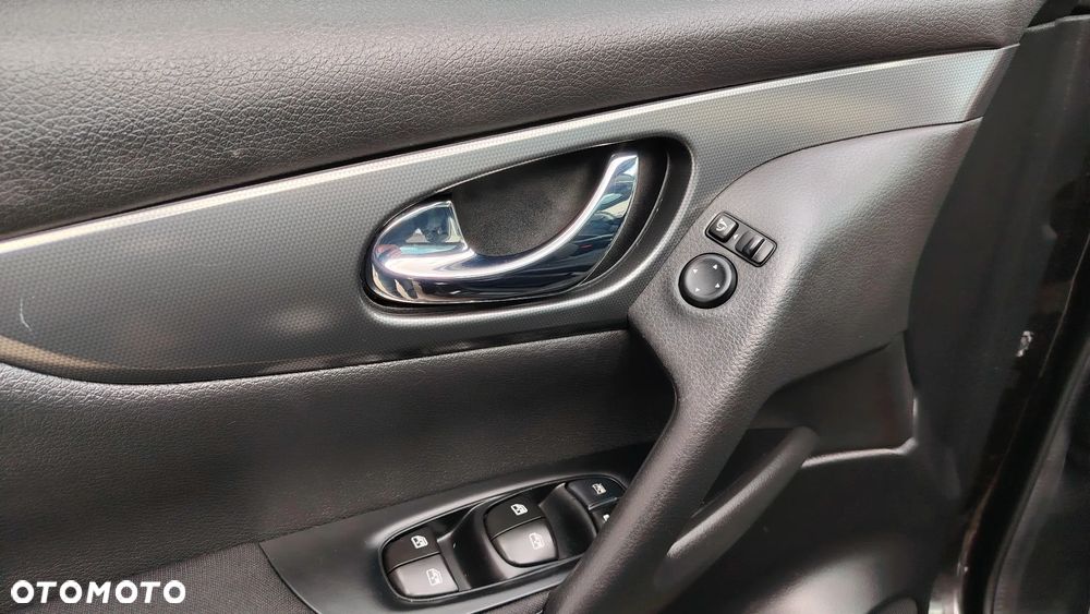 Nissan Qashqai 1.2 DIG-T N-Connecta - 24