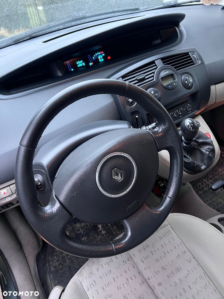 Renault Scenic - 11