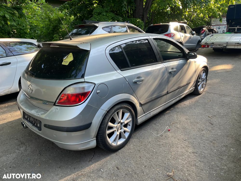 Dezmembrez Opel Astra H hatchback 2.0 benzina Z20LEL 125KW 2005 gri argintiu Z157 - 3