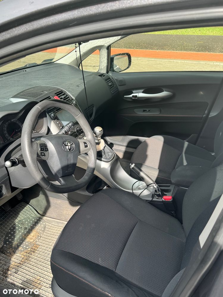 Toyota Auris 1.4 D-4D 2010 - 6