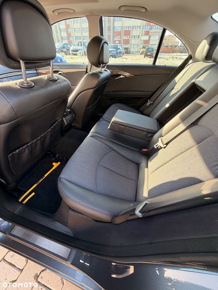 Mercedes-Benz Klasa E 280 4-Matic Avantgarde - 28