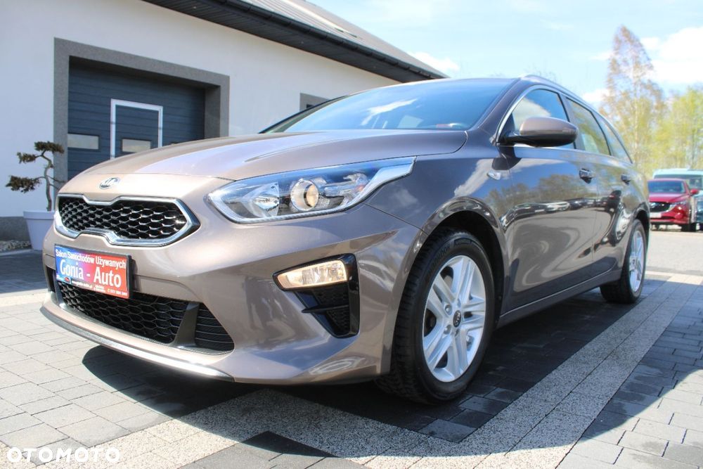 Kia Ceed - 10