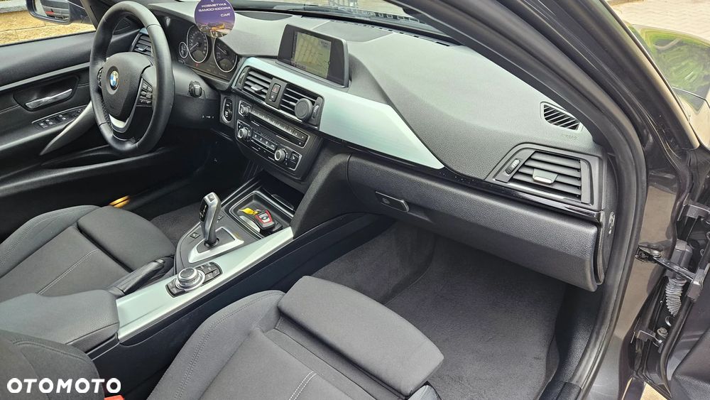 BMW Seria 3 325d - 19