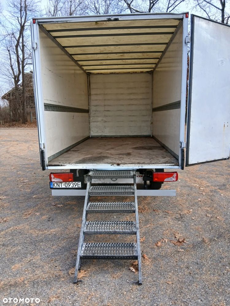 Mercedes-Benz Sprinter - 4