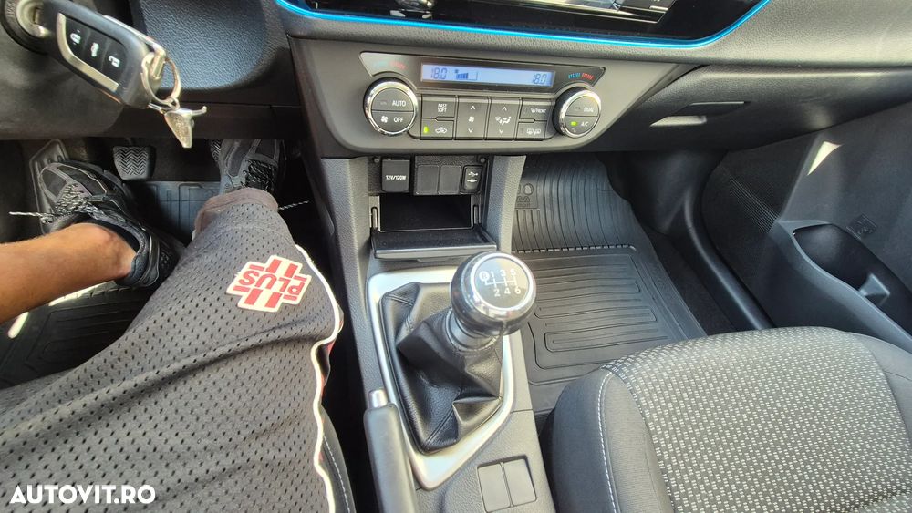 Toyota Corolla 1.4 D-4D Luna - 8