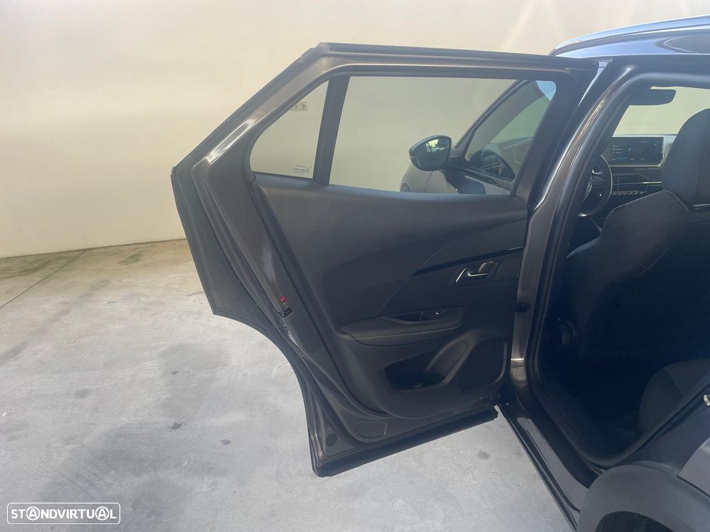 Peugeot 2008 PureTech 130 EAT8 GT Pack - 24