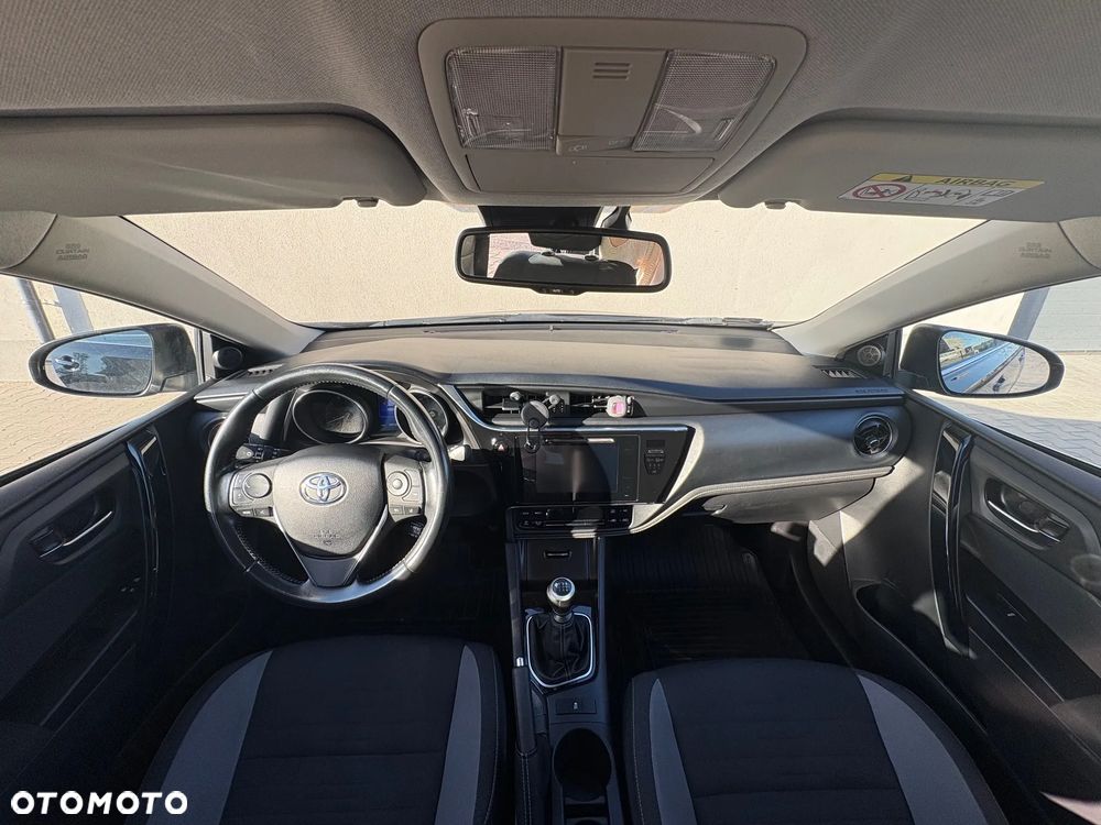 Toyota Auris 1.6 Premium - 5