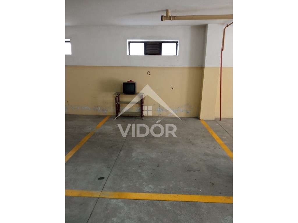 Garagem Junto a Circunvalação - Montes Burgos - Grande imagem: 3/3