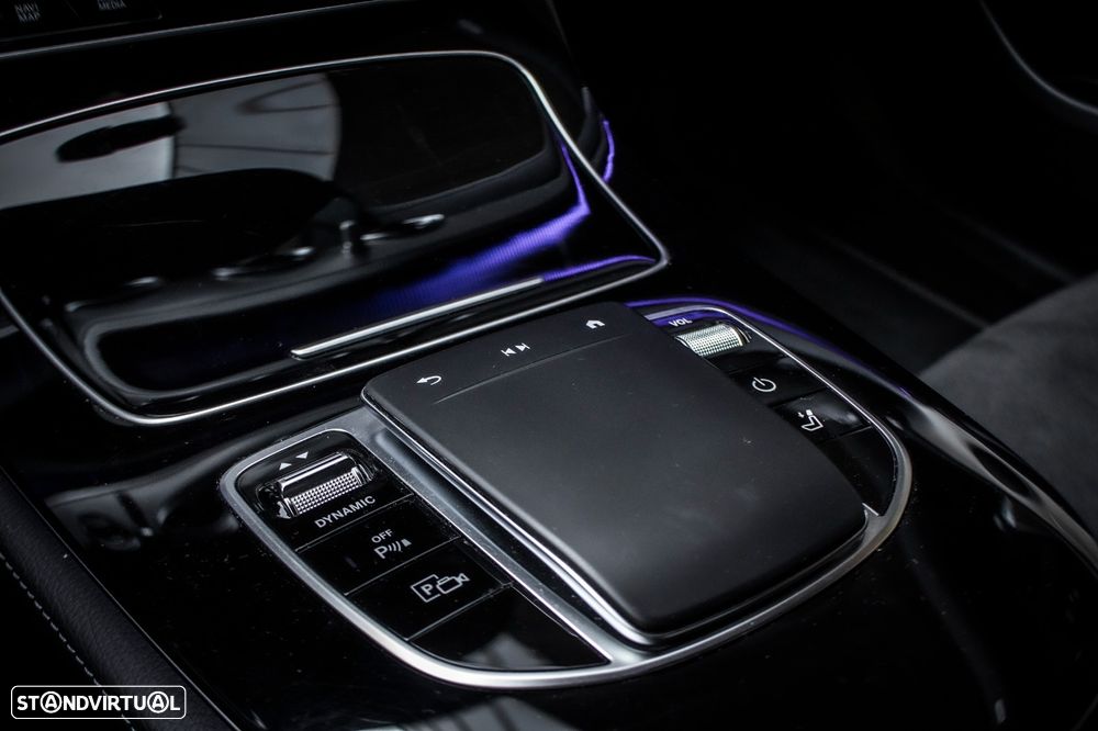 Mercedes-Benz E 300 e AMG Line - 8