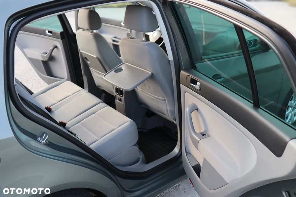 Volkswagen Golf 1.6 FSI Comfortline Tiptr - 19