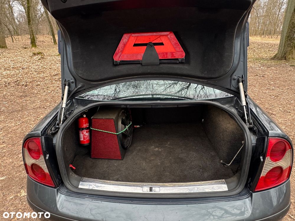 Volkswagen Passat 1.9 TDI Comfortline - 11