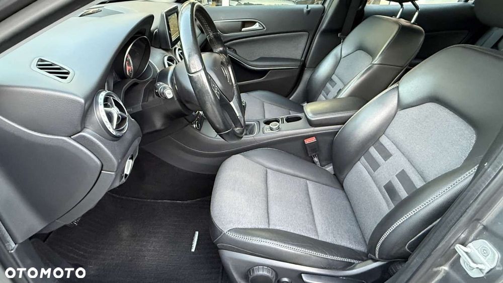 Mercedes-Benz GLA 200 Style - 16