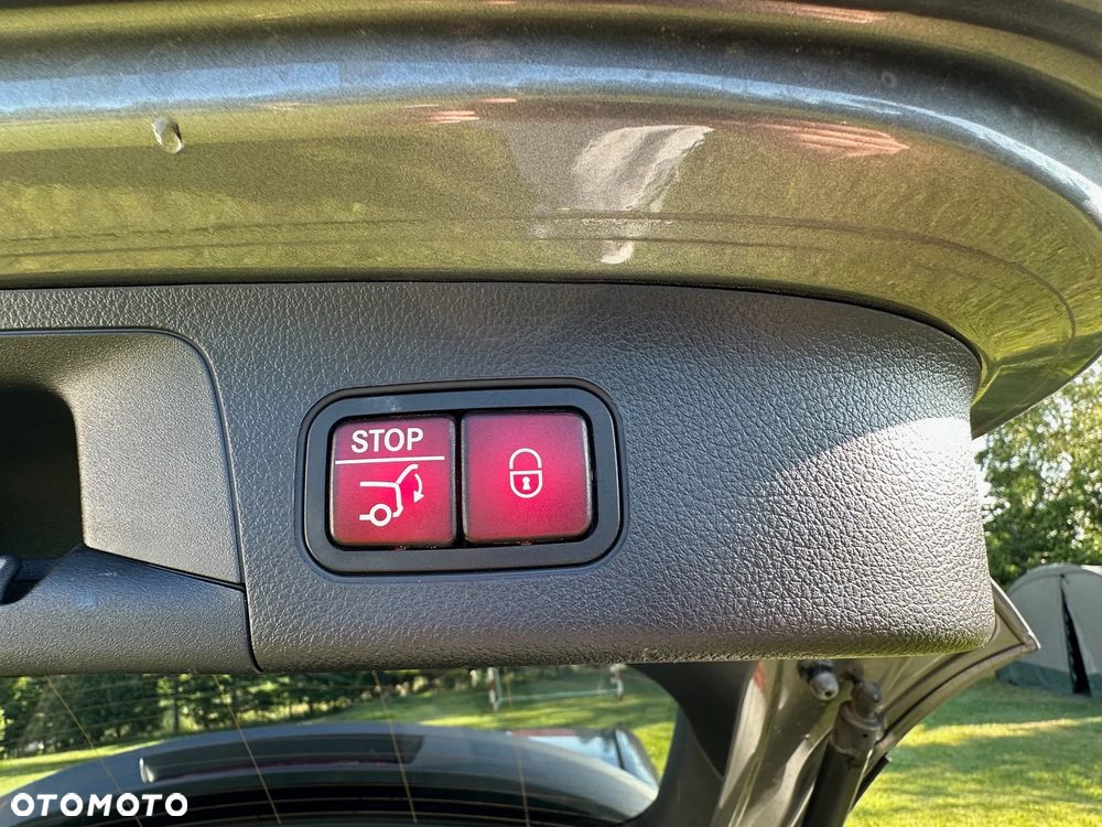 Mercedes-Benz GLA 250 4-Matic AMG Line - 13