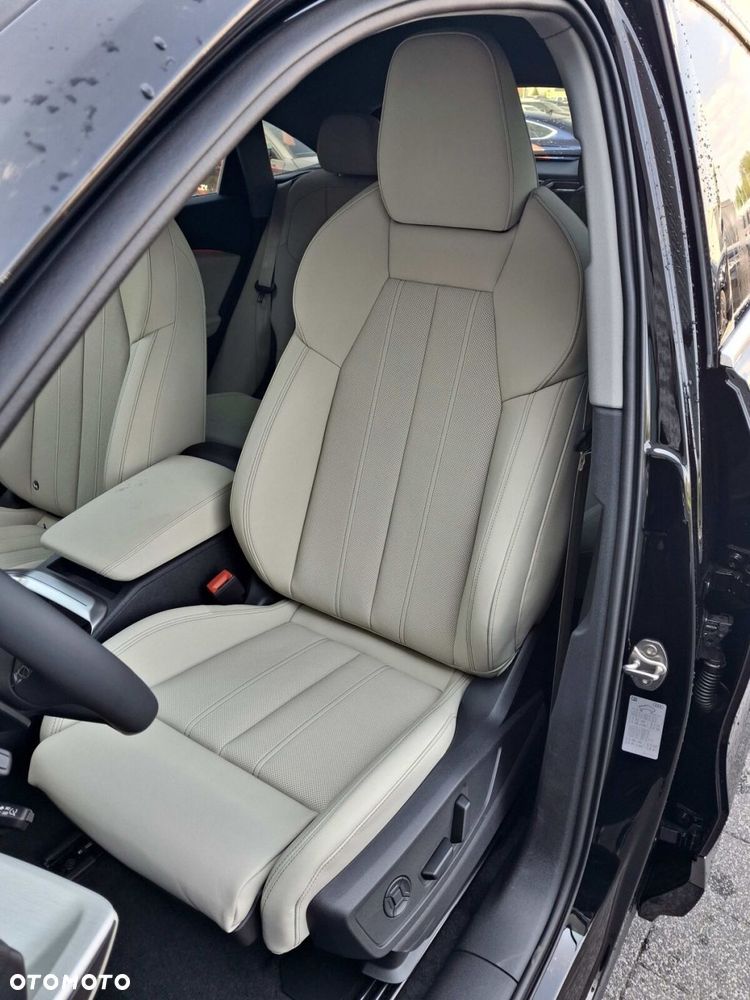 Audi Q5 Sportback - 12