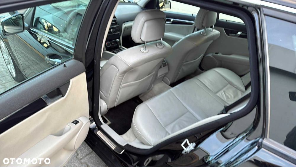 Mercedes-Benz Klasa C 200 T CDI DPF Automatik BlueEFFICIENCY - 10